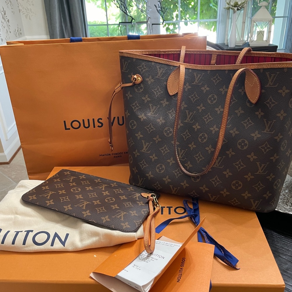 Authentic Louis Vuitton Monogram Neverfull MM.